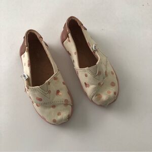 Toms off white with shimmering pink polka dots Velcro strap leather patch size 8